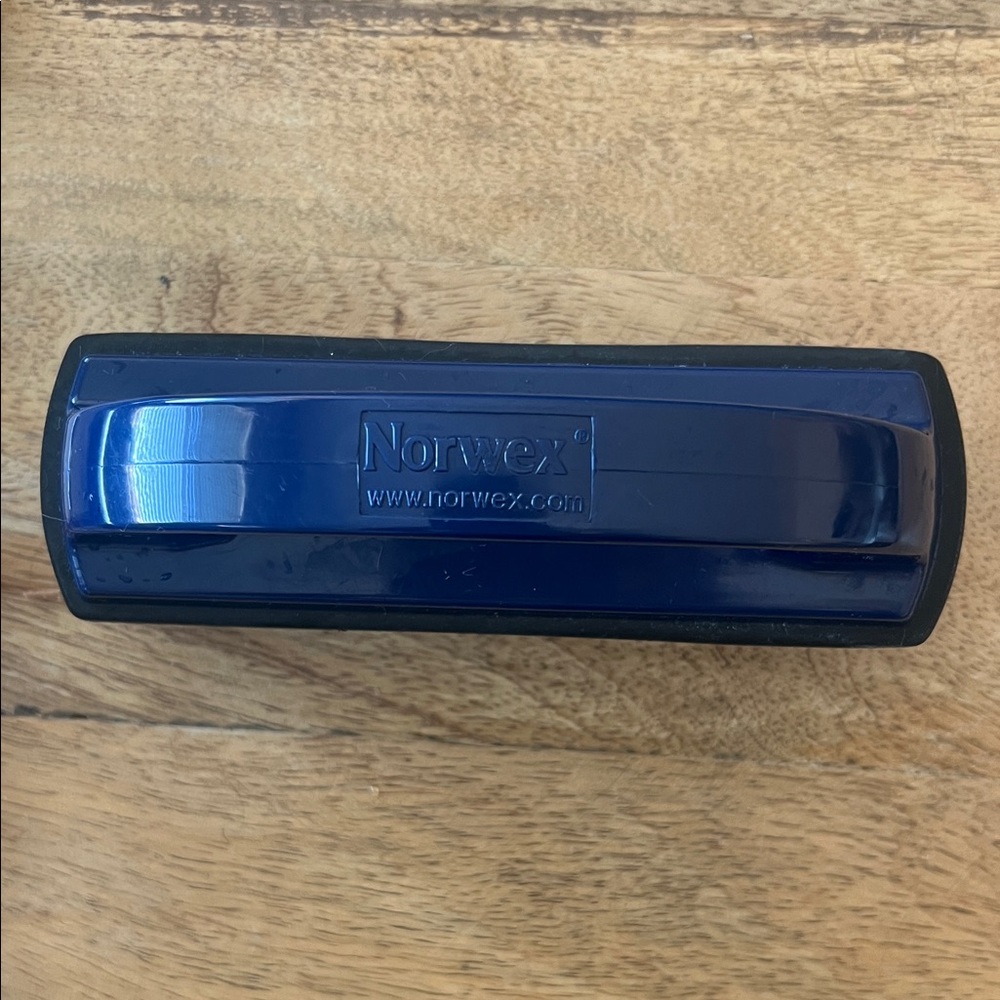 Norwex Navy and Black Cleaning Accessory